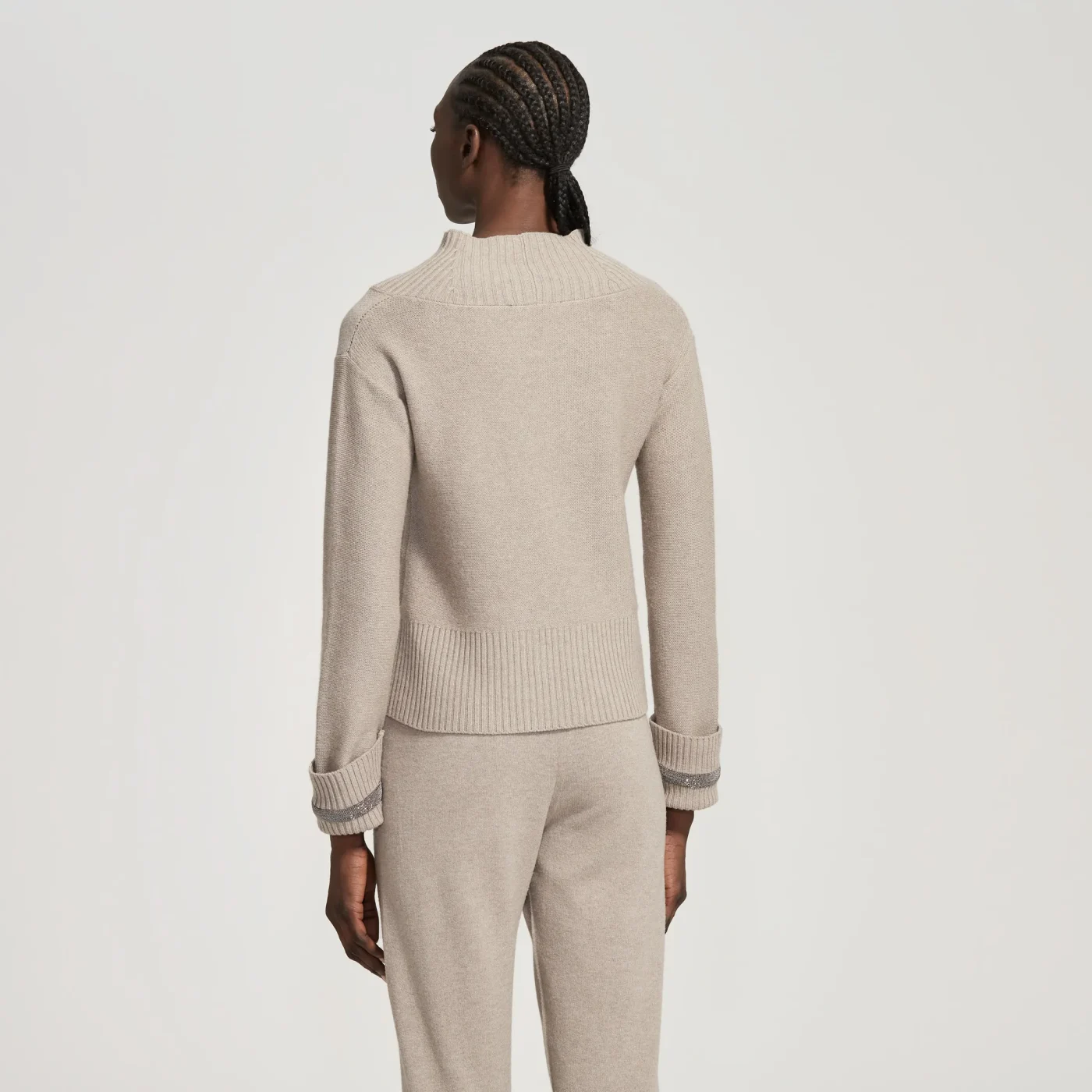 Pull taupe en laine et cachemire – Image 3