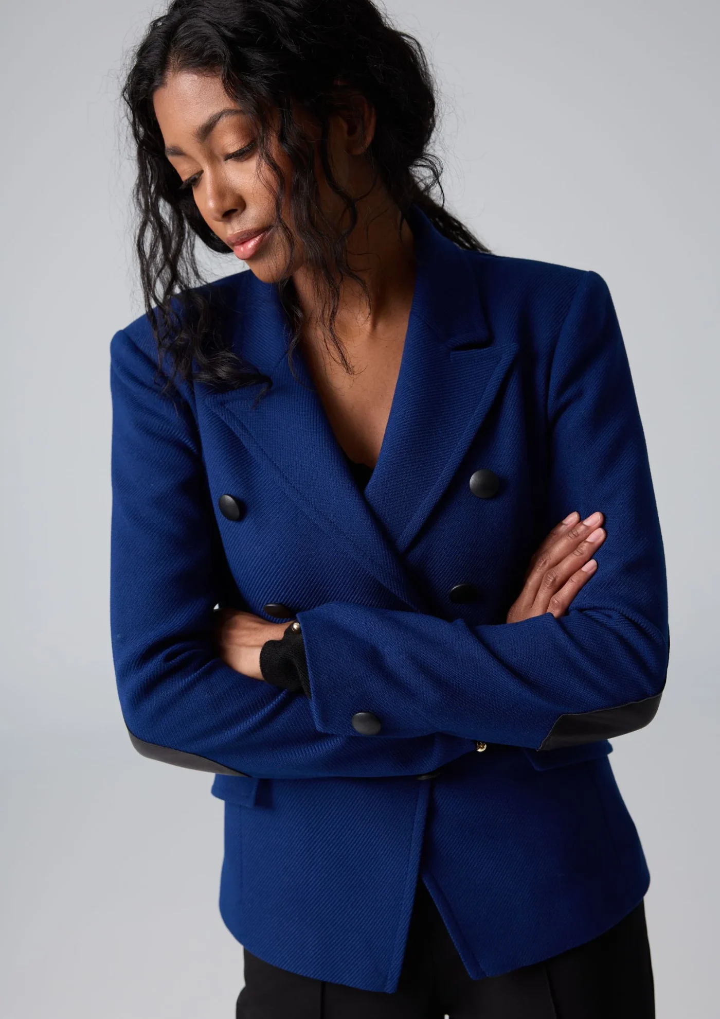 Veste avec empiècements en cuir aux coudes – Image 2