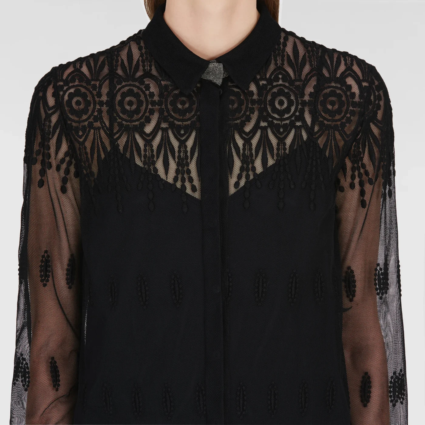 Chemise en tulle avec broderie vintage, noire – Image 5